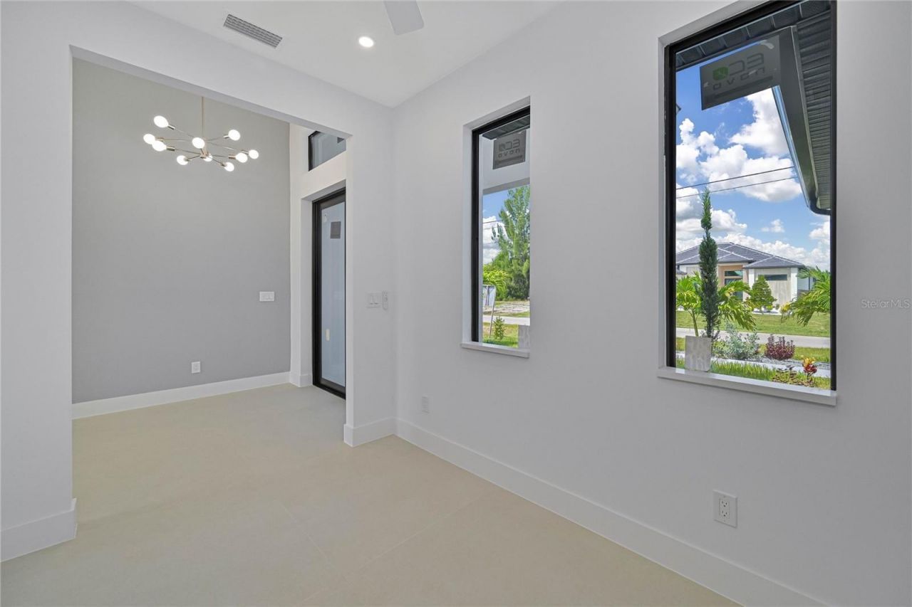 425 SW 31st Avenue, Cape Coral, FL 33991 Photo