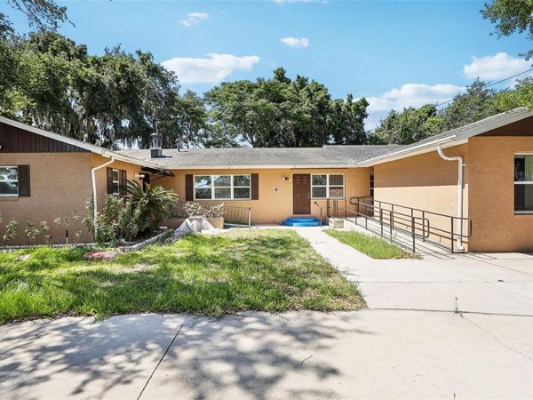 201 ROSEFIELD AVENUE , LEESBURG, FL 34748