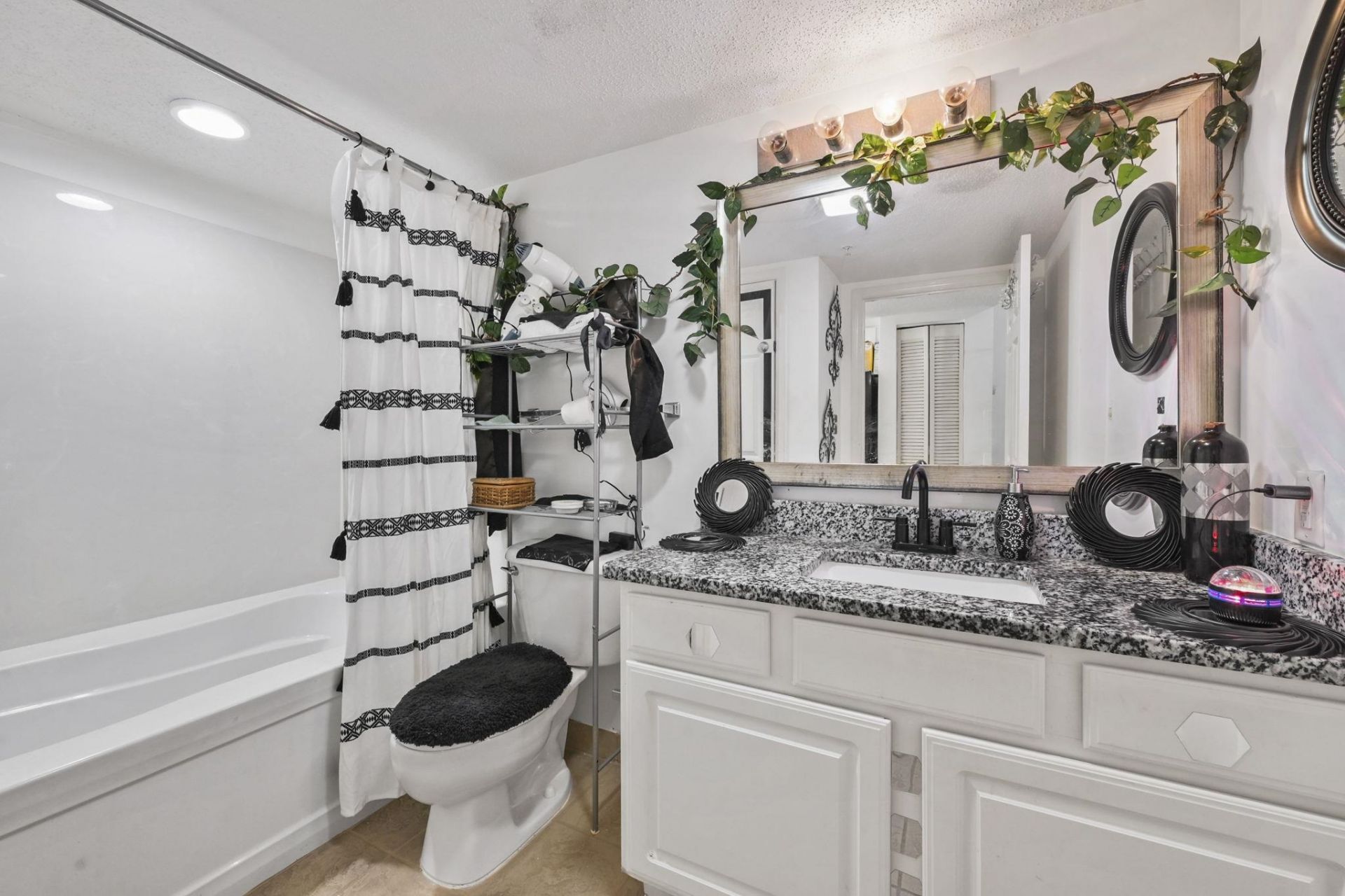2201 S Ocean Blvd. Photo 16