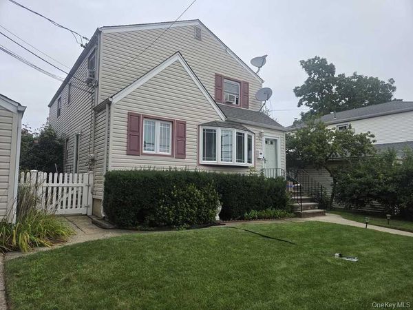 89 Winter Street, Unit 2, Lynbrook, NY 11563