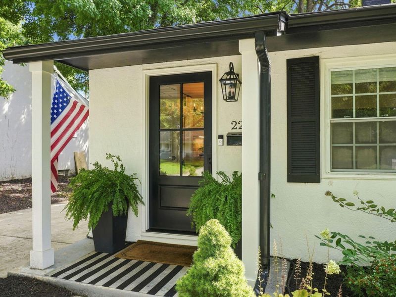 2265 Edgevale Road, Upper Arlington, OH 43221 Photo 2
