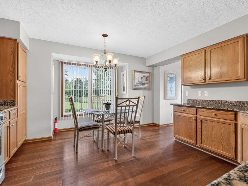 6084 Maidstone Court, Westerville, OH 43082 Photo 12