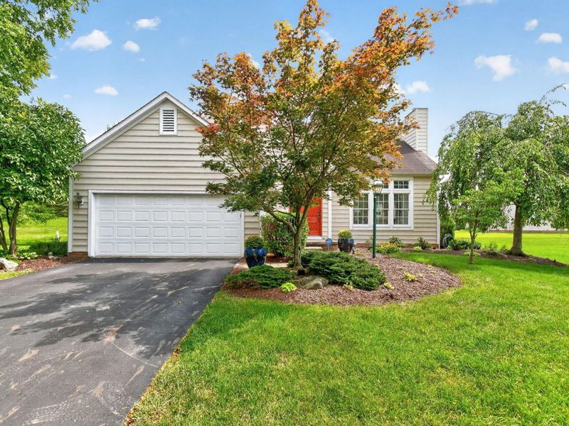 6084 Maidstone Court, Westerville, OH 43082 Photo 2