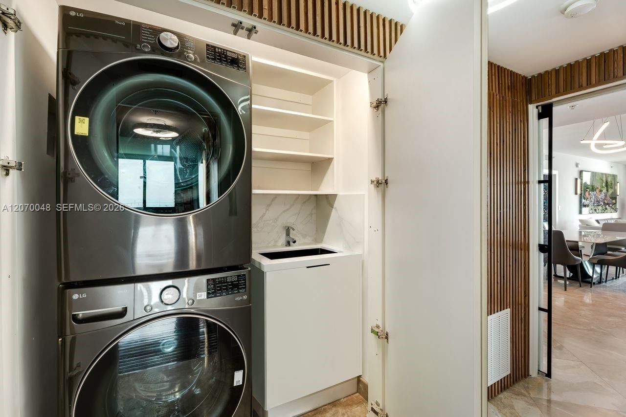 335 S Biscayne Blvd , Unit 2609, Miami, FL 33131 Photo