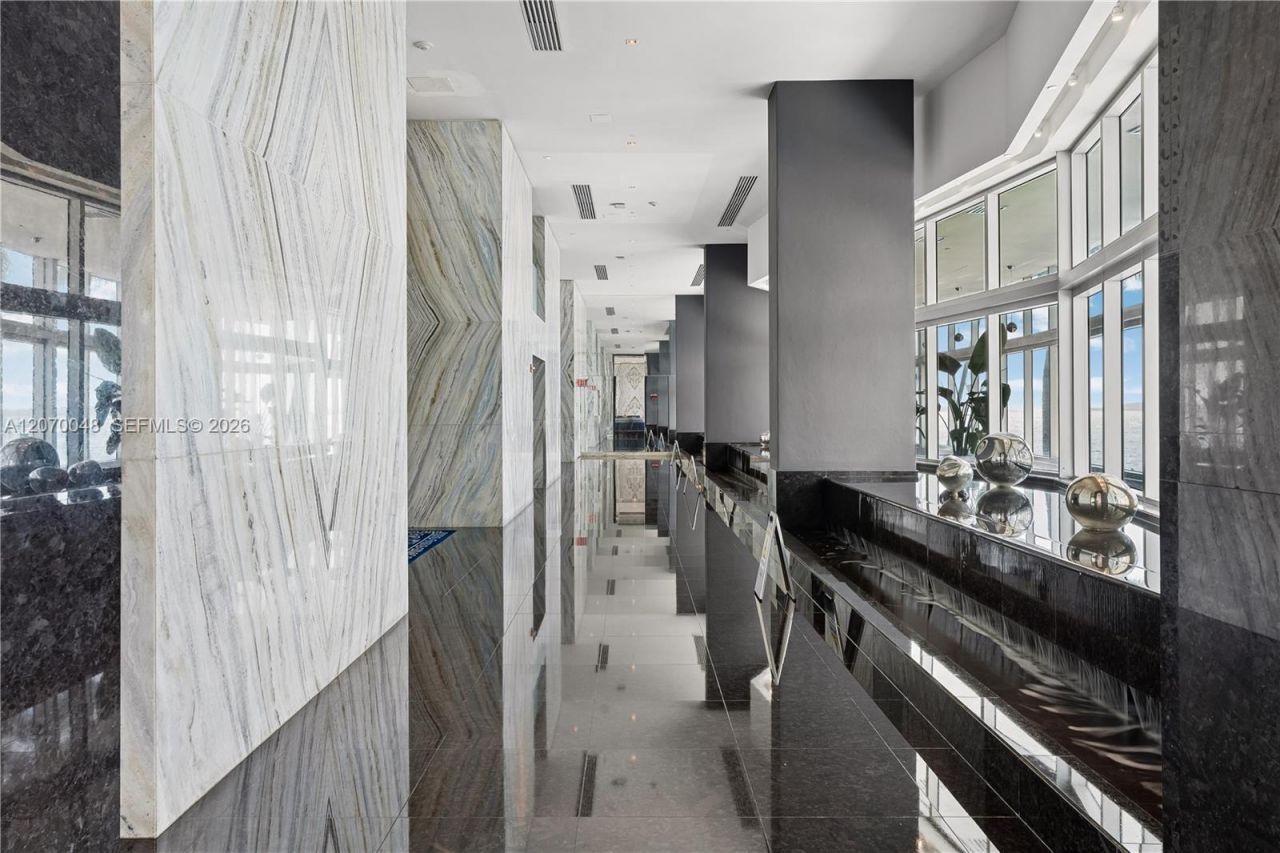 335 S Biscayne Blvd , Unit 2609, Miami, FL 33131 Photo