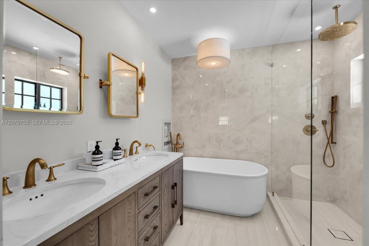287 Palm Ave, Miami Beach, FL 33139 Photo