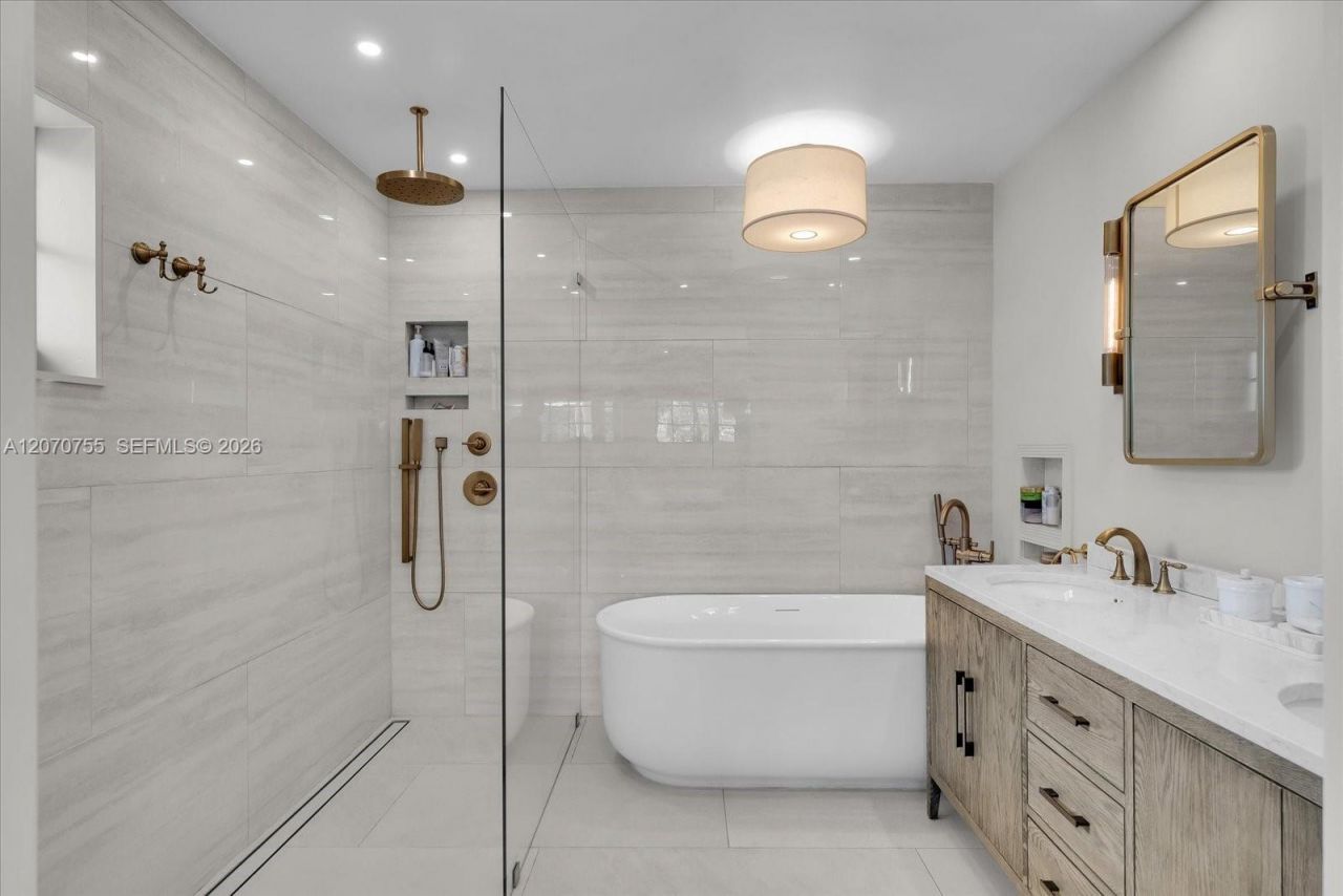 287 Palm Ave, Miami Beach, FL 33139 Photo