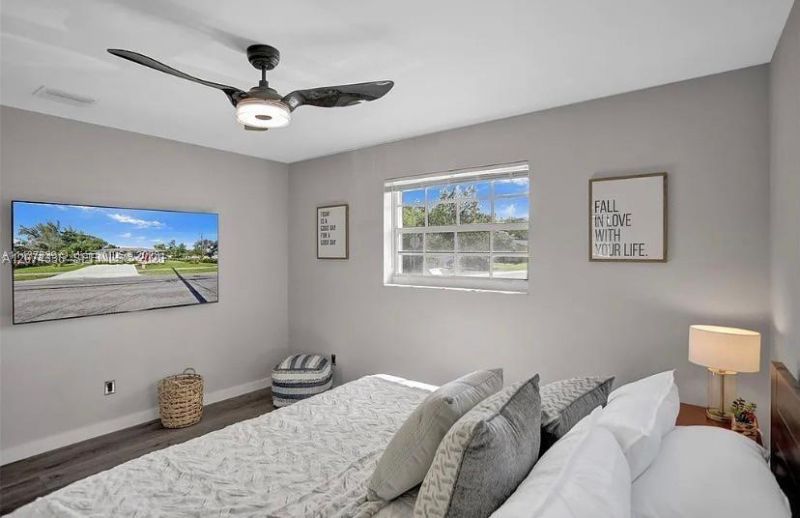 302 NW 9th St, Hallandale Beach, FL 33009 Photo