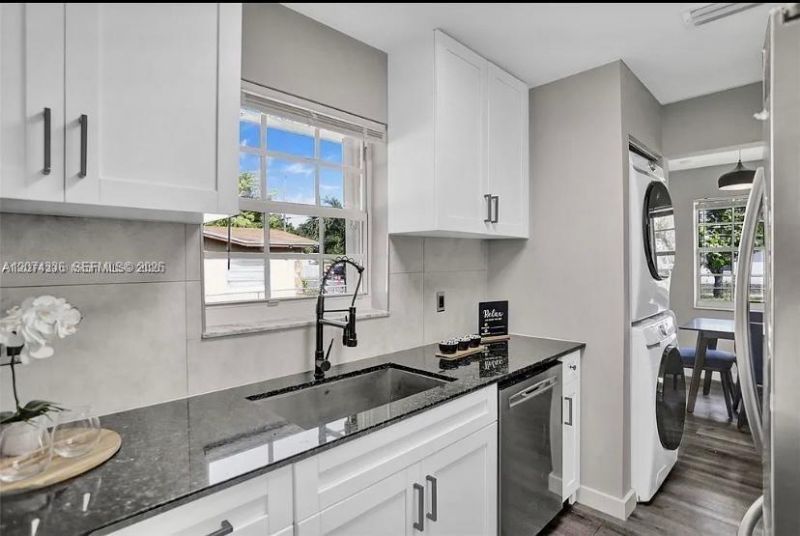 302 NW 9th St, Hallandale Beach, FL 33009 Photo