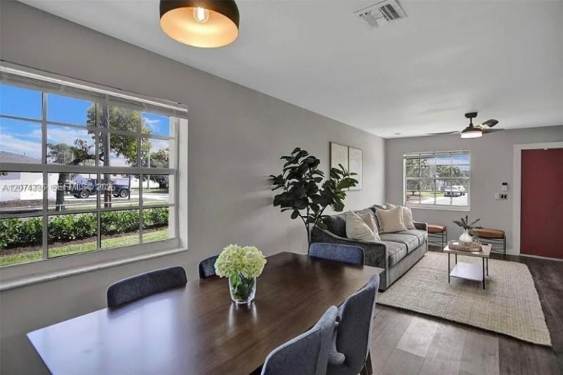 302 NW 9th St, Hallandale Beach, FL 33009 Photo