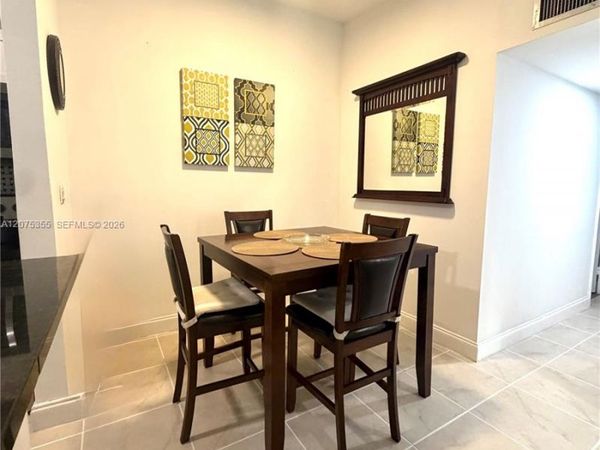 761 NE 199th St , Unit 202, Miami, FL 33179