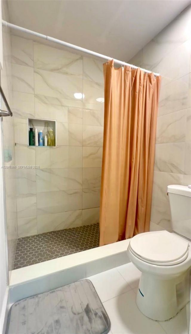761 NE 199th St , Unit 202, Miami, FL 33179 Photo