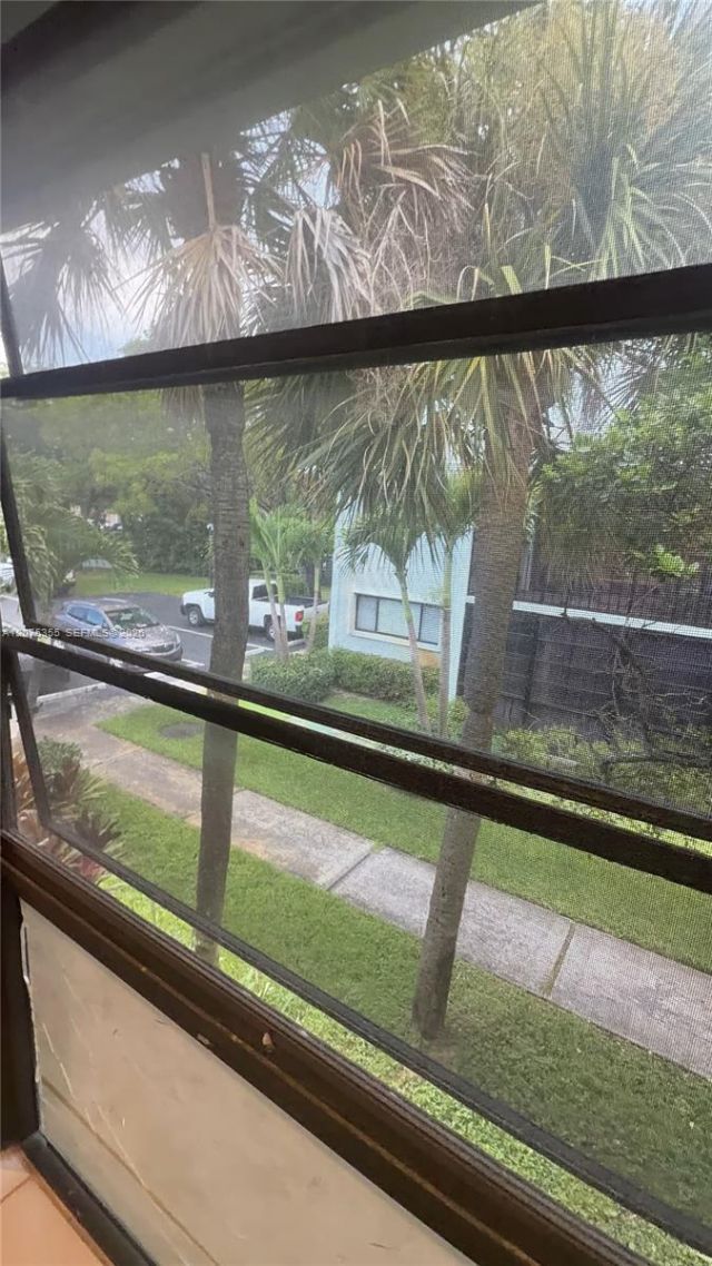 761 NE 199th St , Unit 202, Miami, FL 33179 Photo