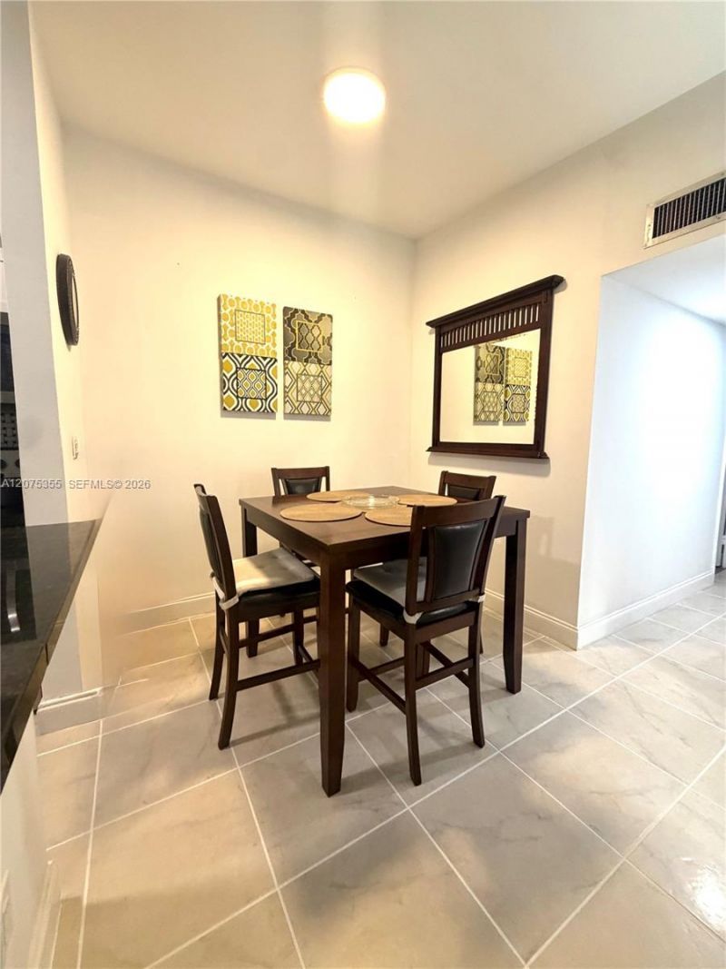 761 NE 199th St , Unit 202, Miami, FL 33179 Photo