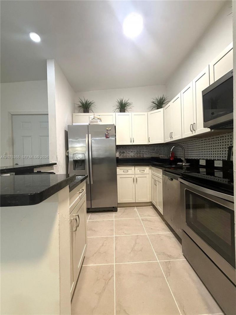 761 NE 199th St , Unit 202, Miami, FL 33179 Photo