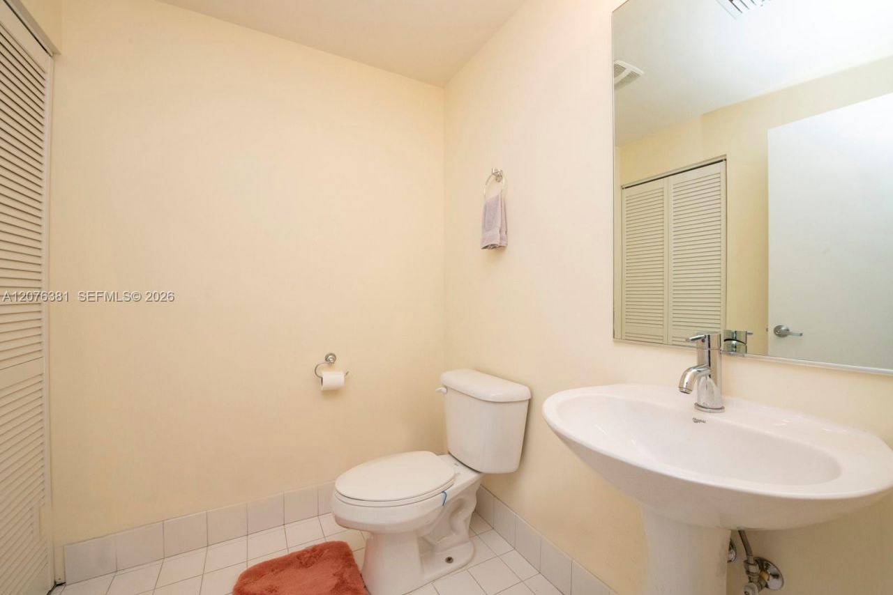 888 Biscayne Blvd , Unit 4007, Miami, FL 33132 Photo