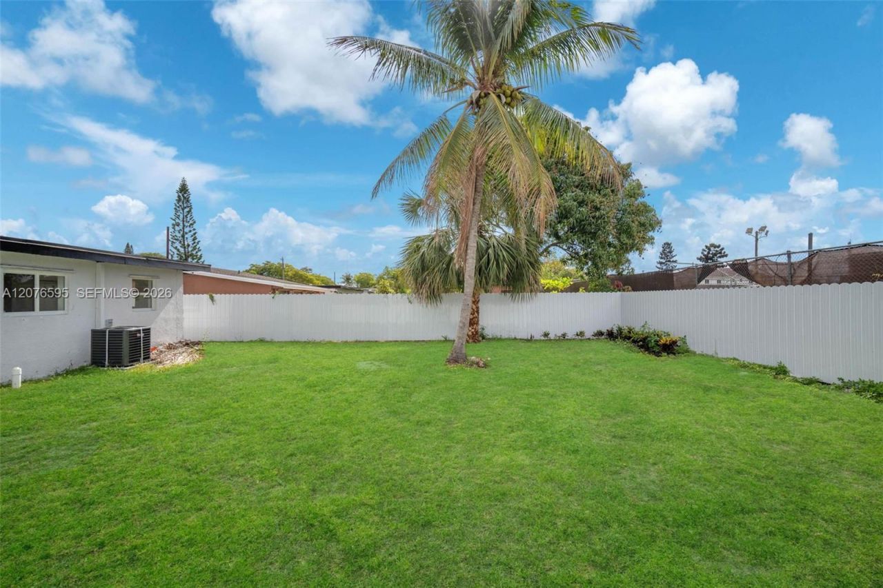 2572 NW 20th St, Fort Lauderdale, FL 33311 Photo