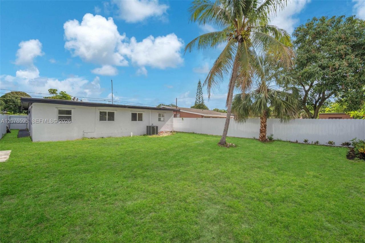 2572 NW 20th St, Fort Lauderdale, FL 33311 Photo