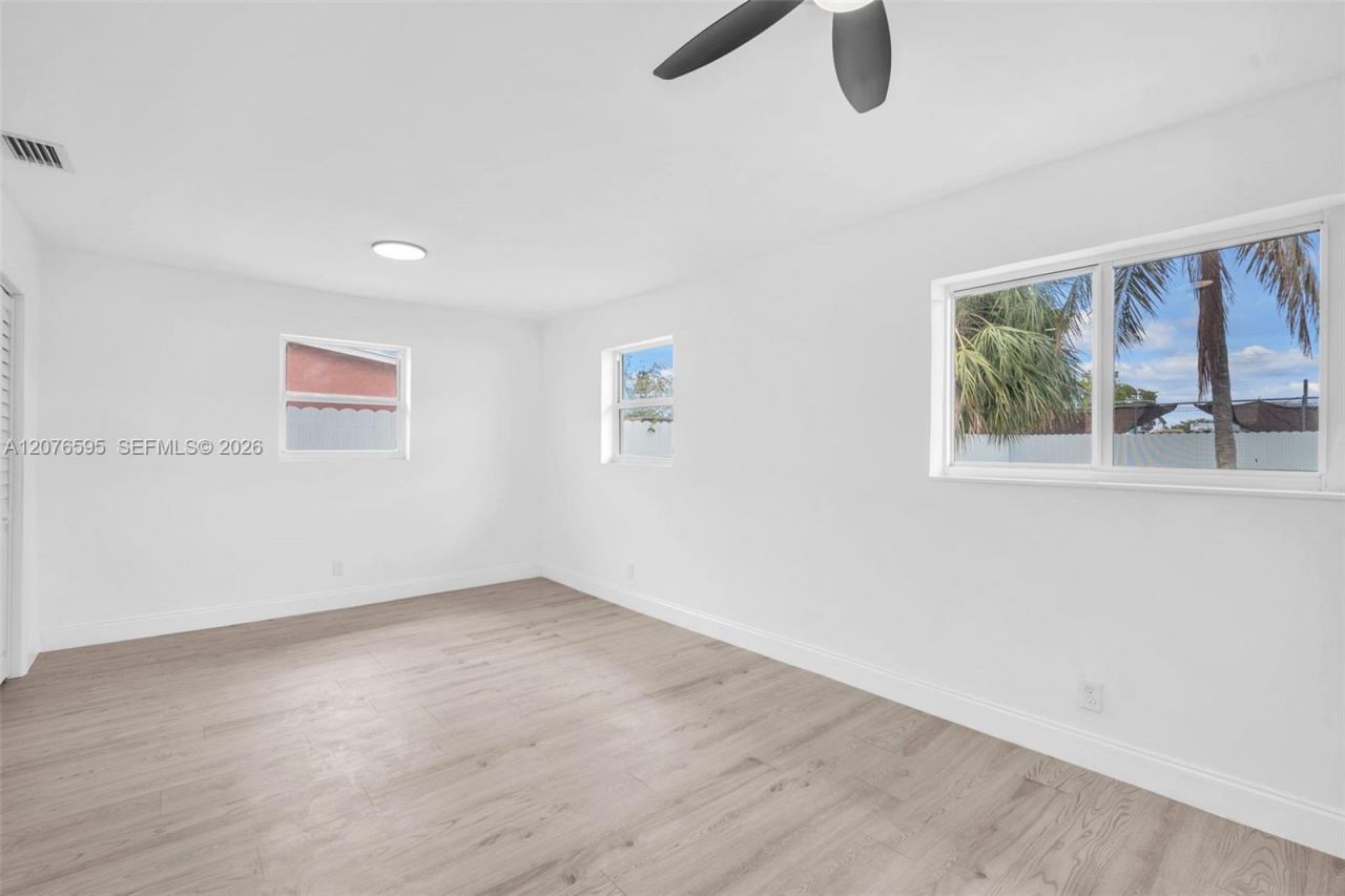 2572 NW 20th St, Fort Lauderdale, FL 33311 Photo