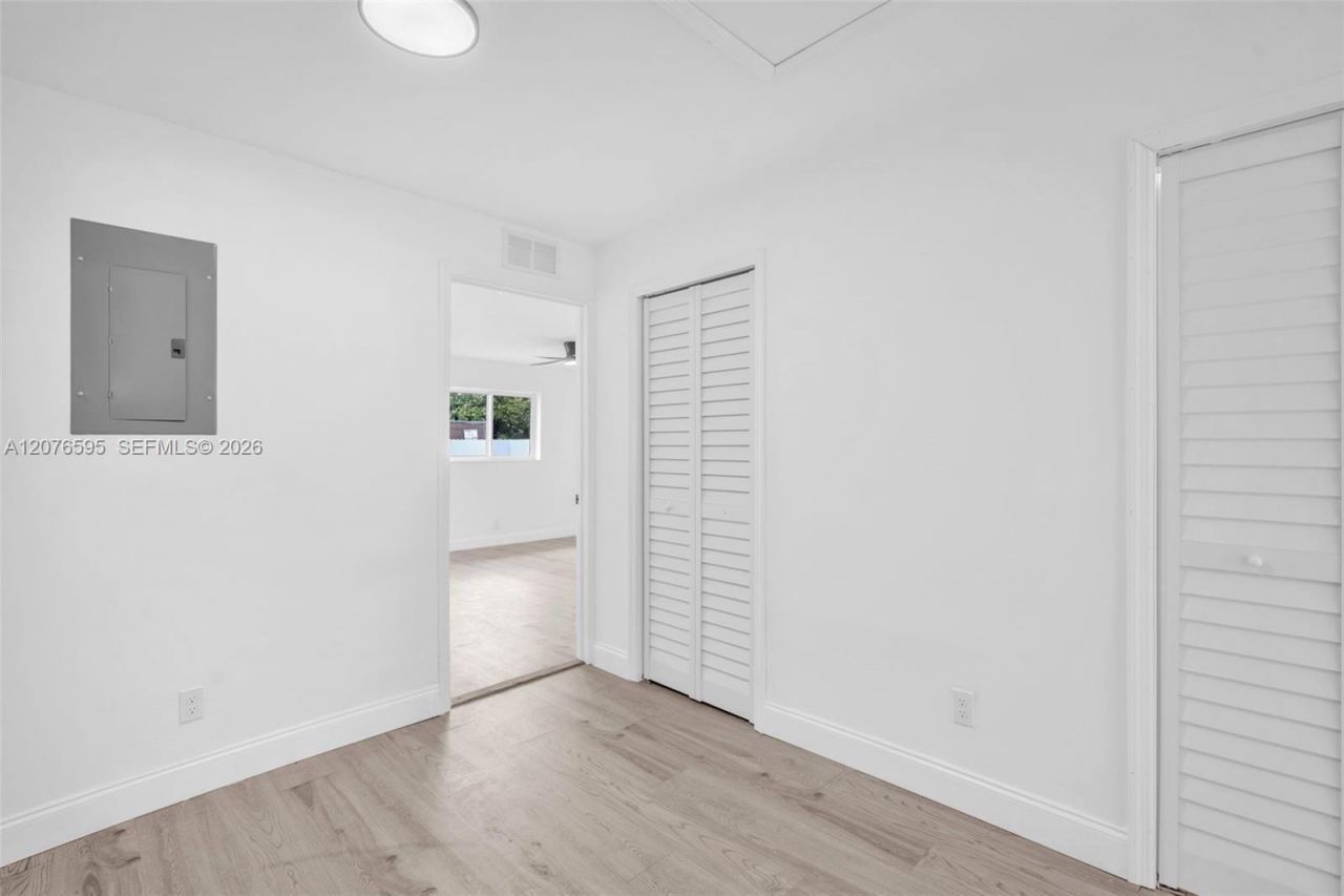 2572 NW 20th St, Fort Lauderdale, FL 33311 Photo