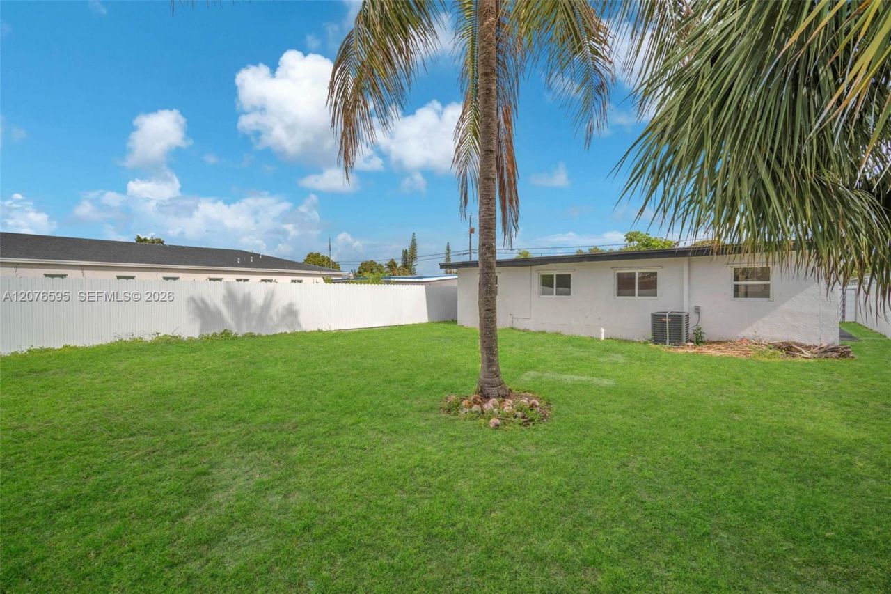 2572 NW 20th St, Fort Lauderdale, FL 33311 Photo