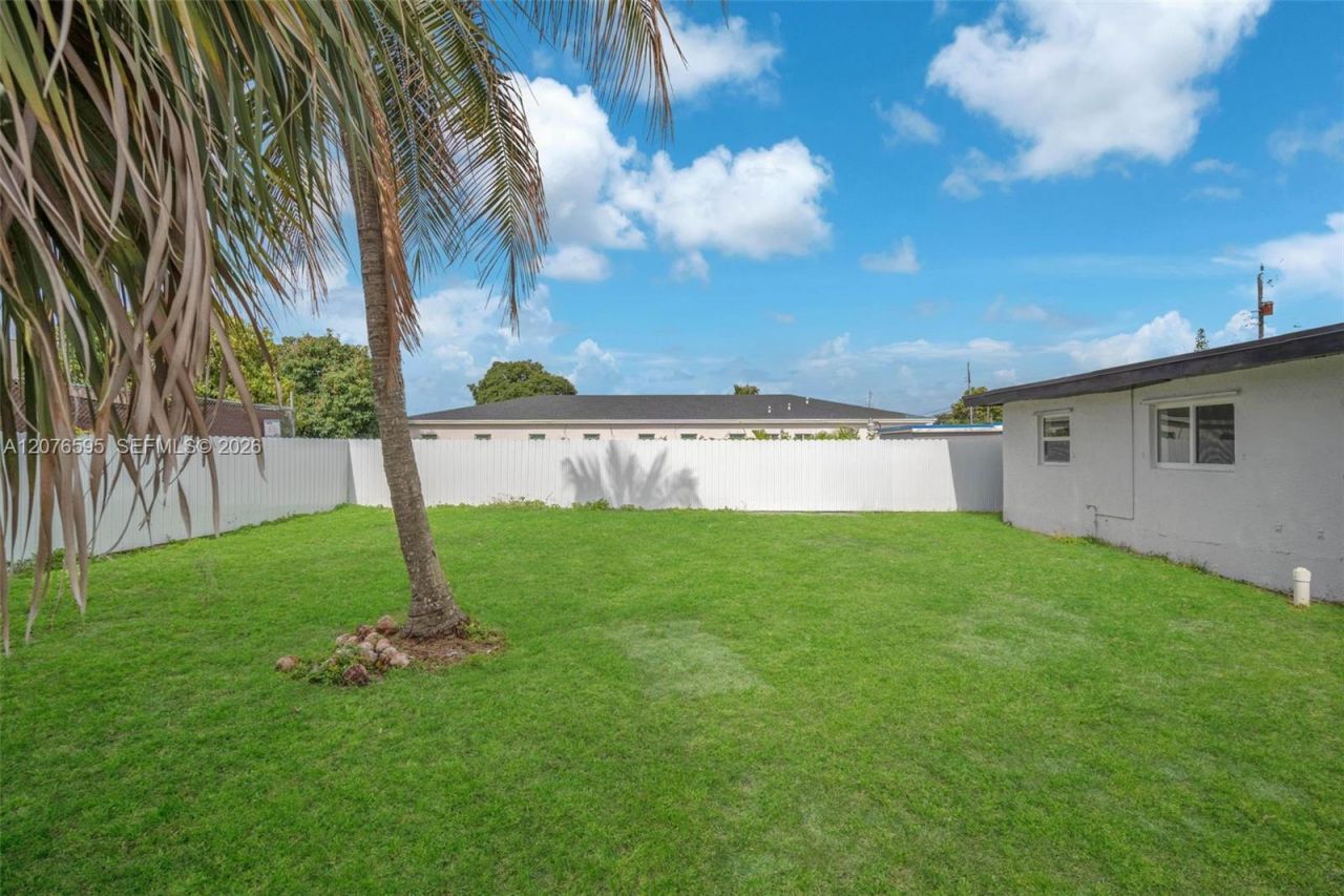 2572 NW 20th St, Fort Lauderdale, FL 33311 Photo