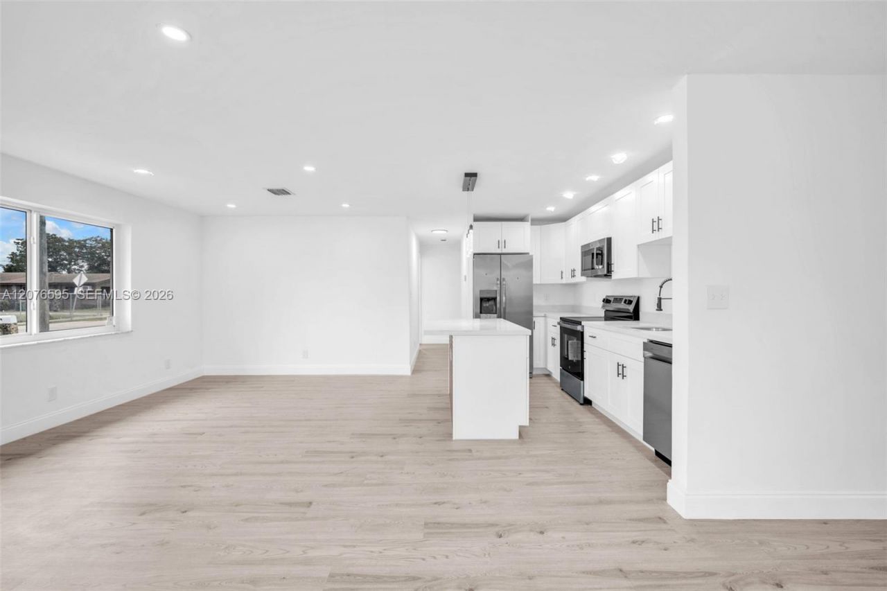 2572 NW 20th St, Fort Lauderdale, FL 33311 Photo