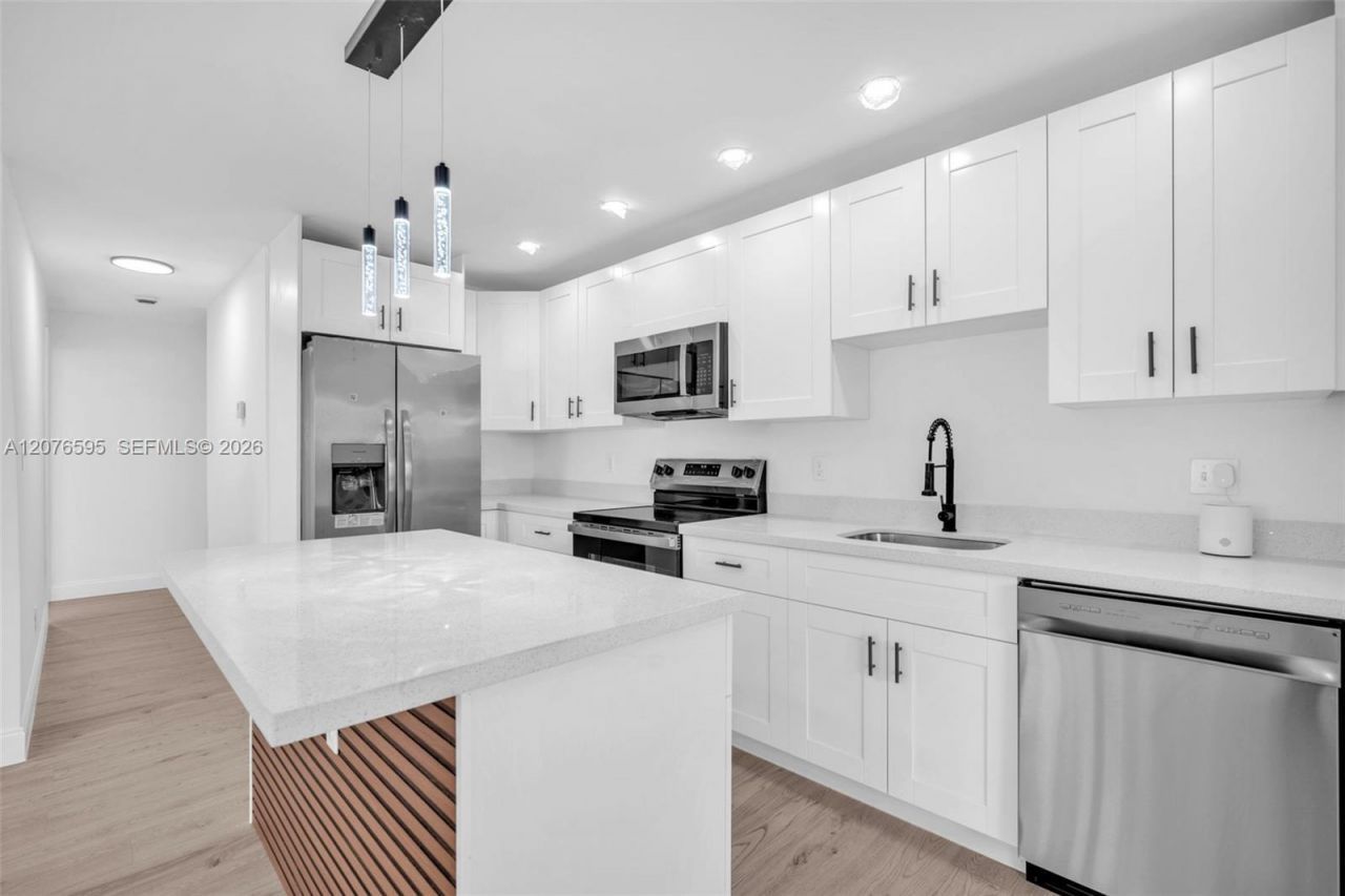 2572 NW 20th St, Fort Lauderdale, FL 33311 Photo