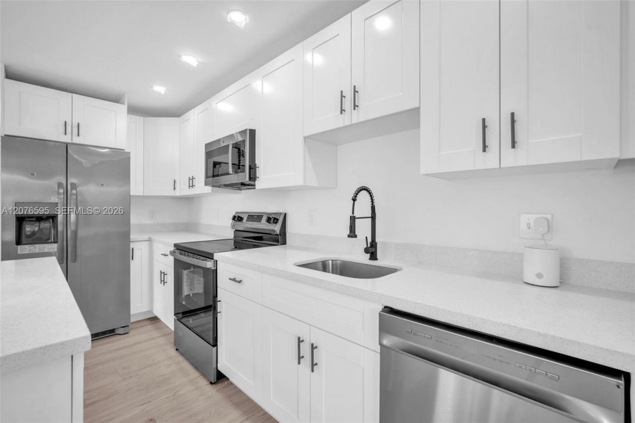 2572 NW 20th St, Fort Lauderdale, FL 33311 Photo