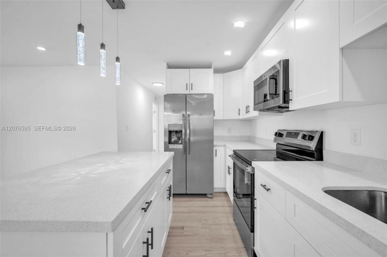 2572 NW 20th St, Fort Lauderdale, FL 33311 Photo