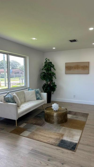 2572 NW 20th St, Fort Lauderdale, FL 33311 Photo