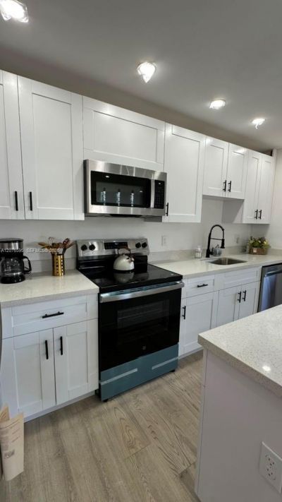 2572 NW 20th St, Fort Lauderdale, FL 33311 Photo
