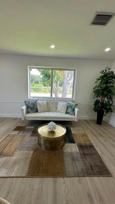 2572 NW 20th St, Fort Lauderdale, FL 33311 Photo