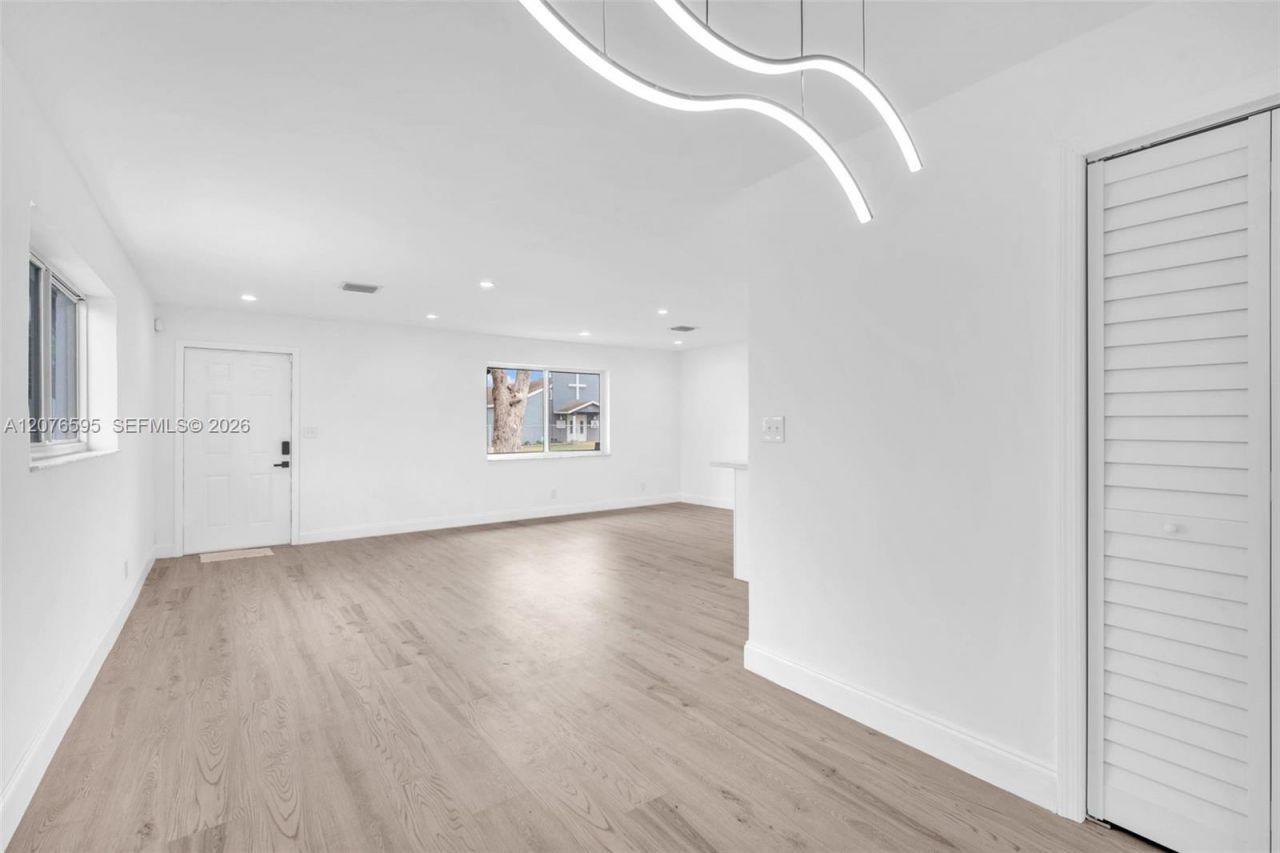 2572 NW 20th St, Fort Lauderdale, FL 33311 Photo