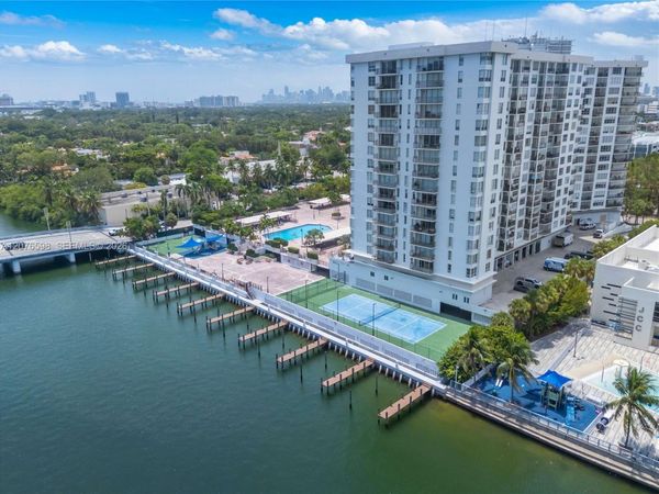 4101 Pine Tree Dr , Unit 1105, Miami Beach, FL 33140
