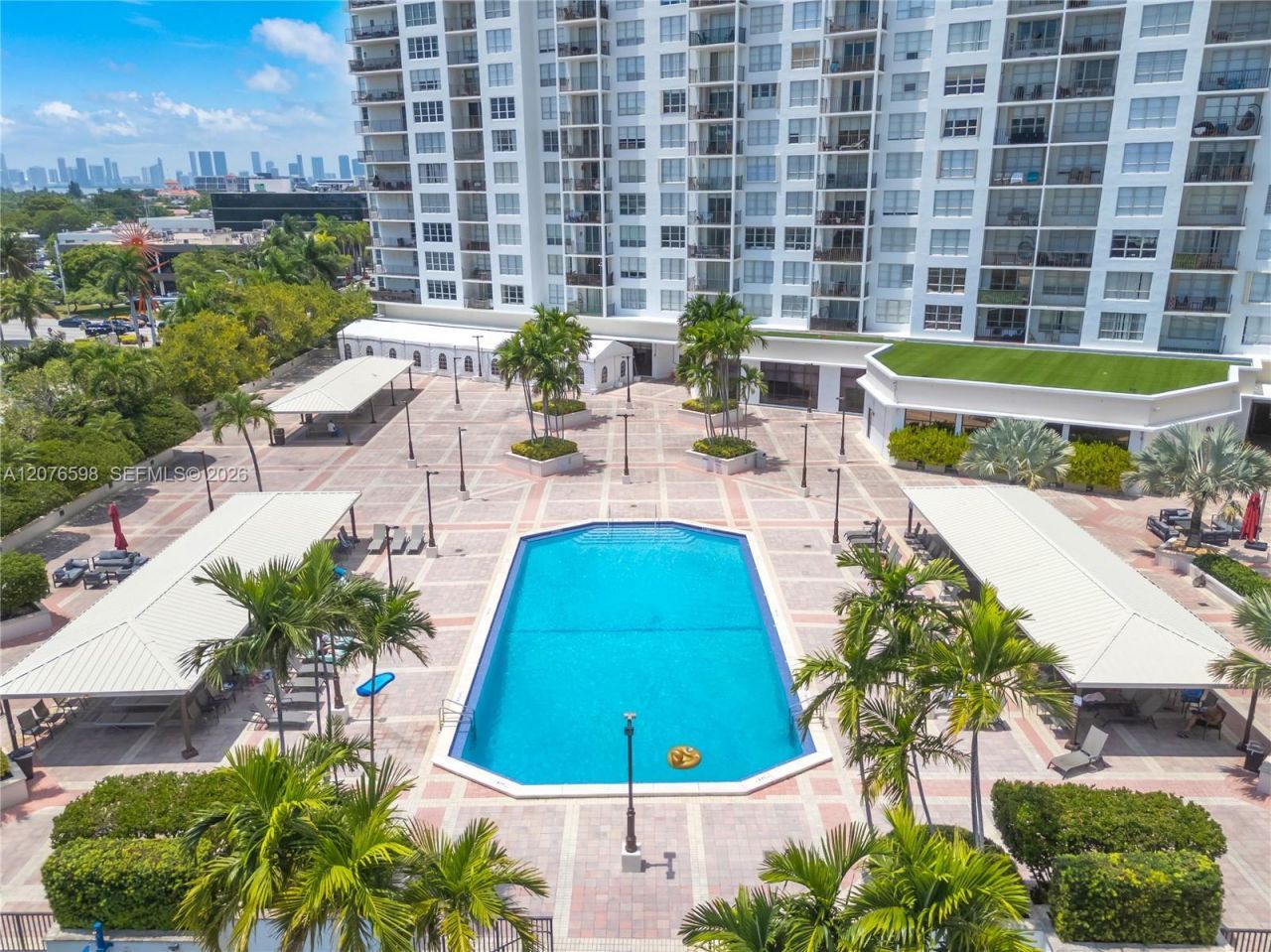 4101 Pine Tree Dr , Unit 1105, Miami Beach, FL 33140 Photo