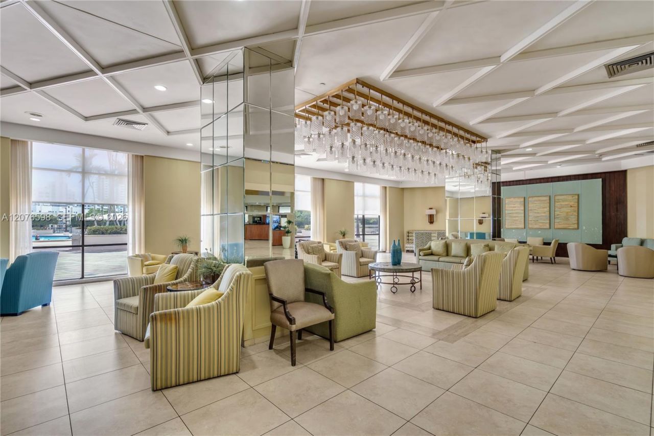 4101 Pine Tree Dr , Unit 1105, Miami Beach, FL 33140 Photo