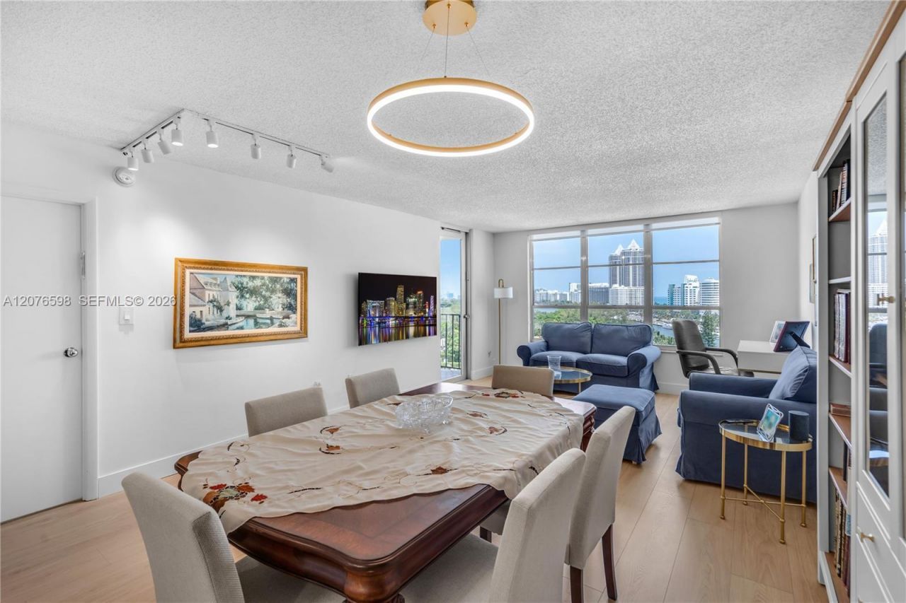 4101 Pine Tree Dr , Unit 1105, Miami Beach, FL 33140 Photo