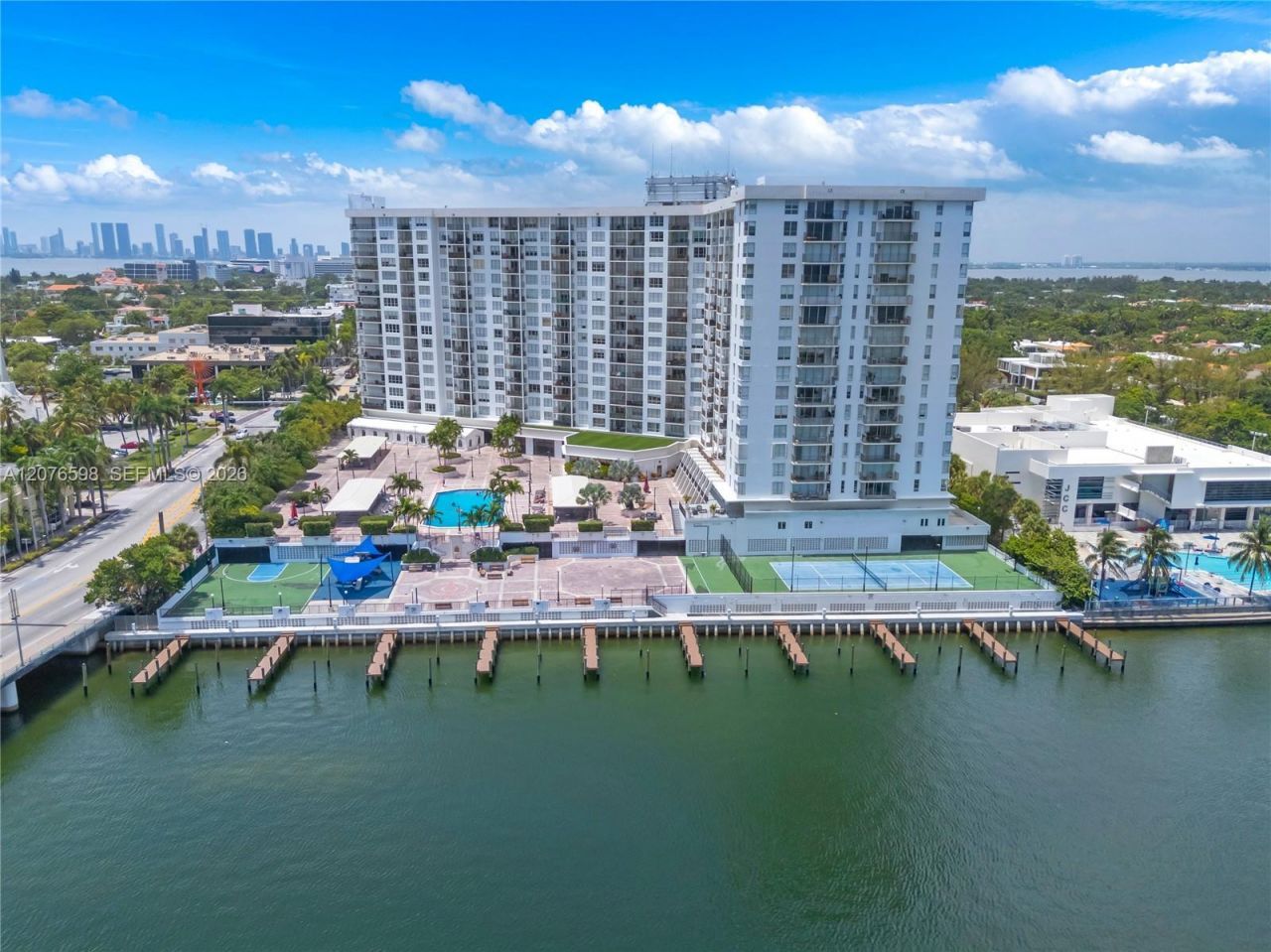 4101 Pine Tree Dr, Unit 1105, Miami Beach, FL 33140 Photo