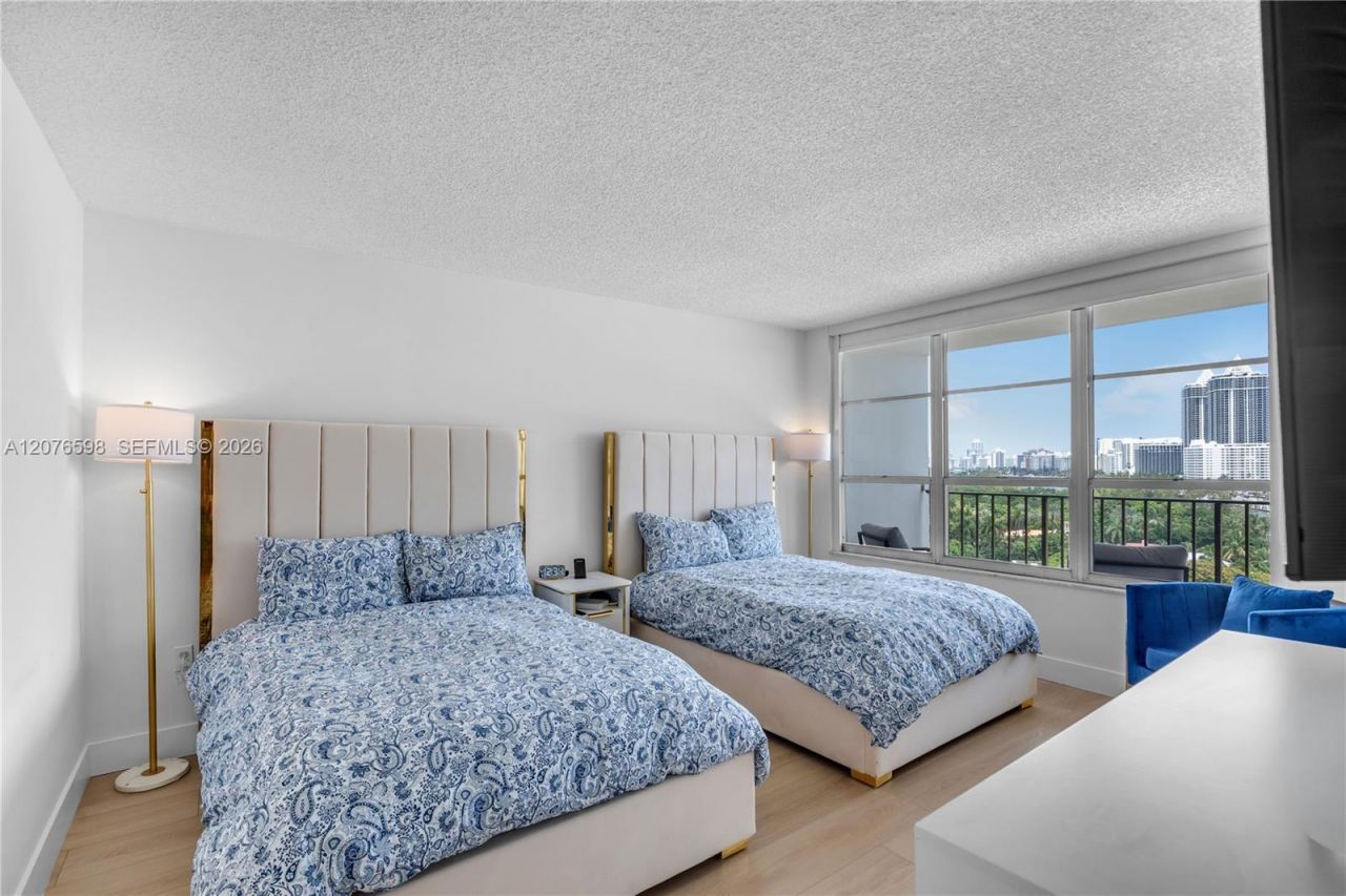 4101 Pine Tree Dr , Unit 1105, Miami Beach, FL 33140 Photo