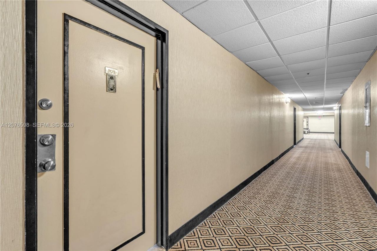 4101 Pine Tree Dr , Unit 1105, Miami Beach, FL 33140 Photo