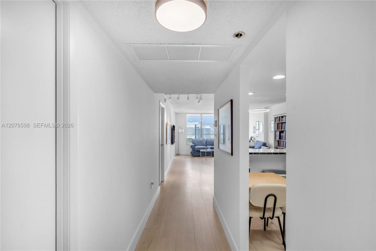 4101 Pine Tree Dr , Unit 1105, Miami Beach, FL 33140 Photo