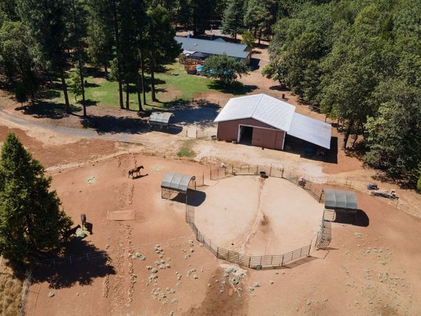 1650 Queens Branch Road, Rogue River, OR 97537