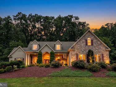 48 GREY HAWK DRIVE, ORWIGSBURG, PA 17961