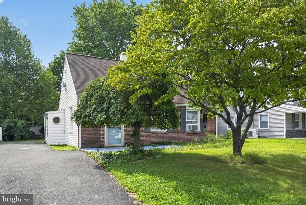 42 REPUBLIC AVENUE, NORRISTOWN, PA 19403