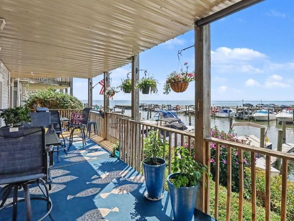 37522 Jefferson Avenue, Unit 103, Harrison Township, MI 48045