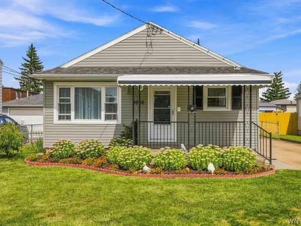 9006 Demunda Avenue , Niagara Falls, NY 14304