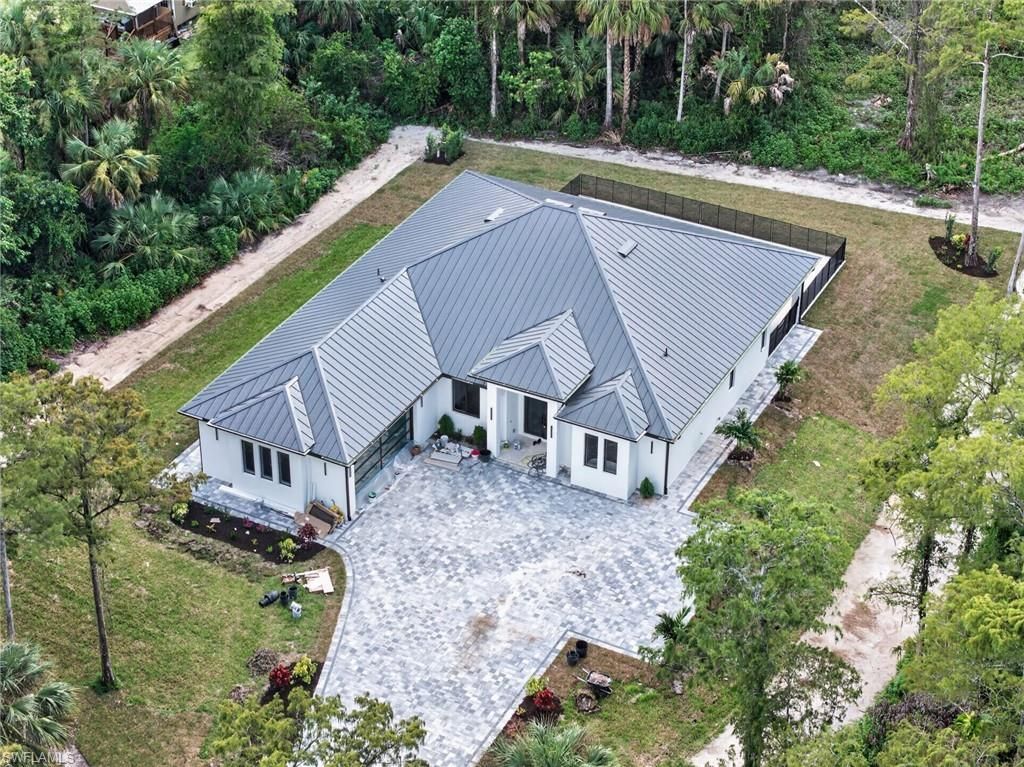 533 6th St Se, Naples, FL 34117 Photo