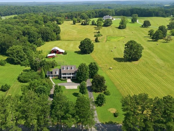 444 Old Pond Lane , Dickson, TN 37055
