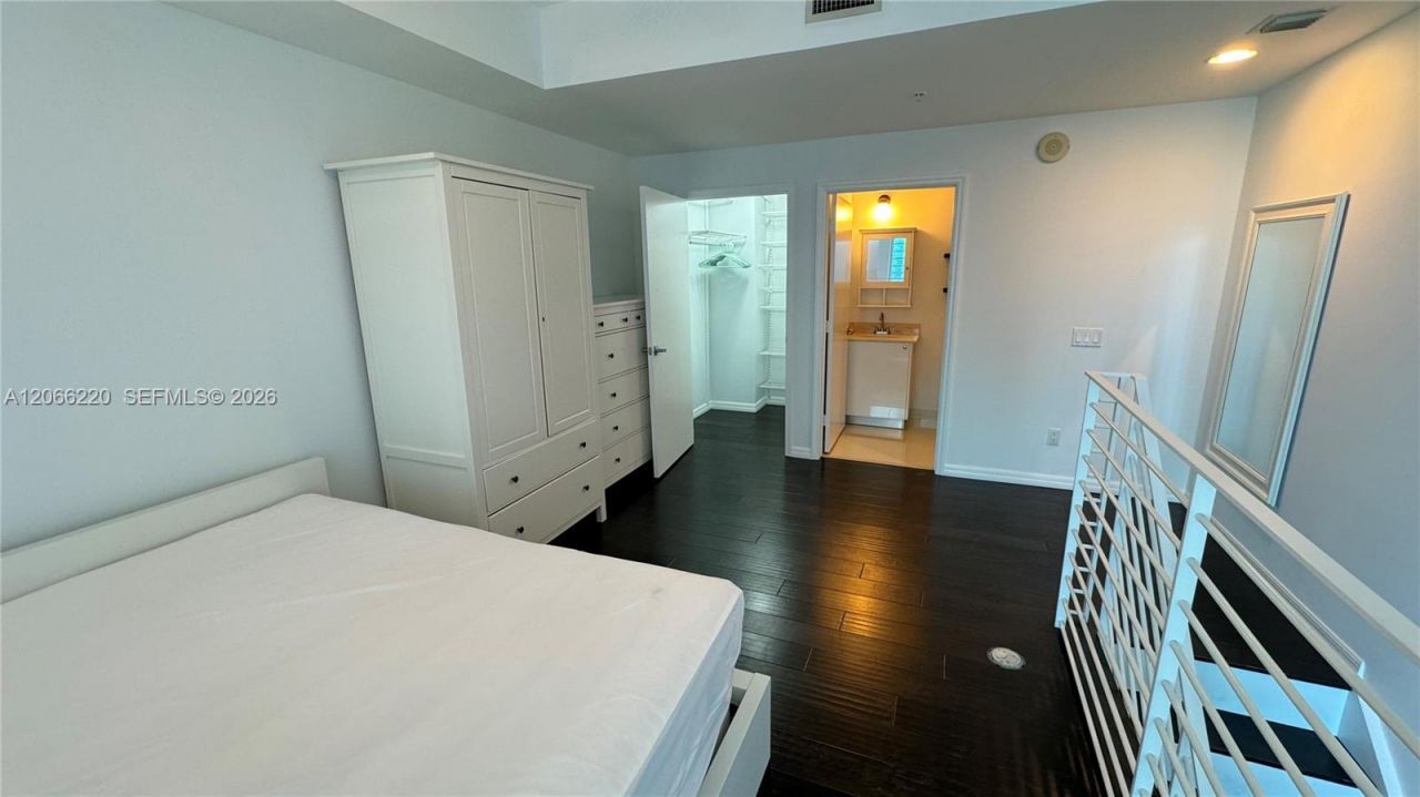 60 SW 13th St, Unit 2202, Miami, FL 33130 Photo